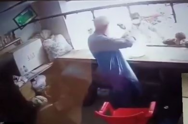 पाकिस्तान में आतंकी सफाया, कराची में हाफिज सईद के करीबी की हत्या