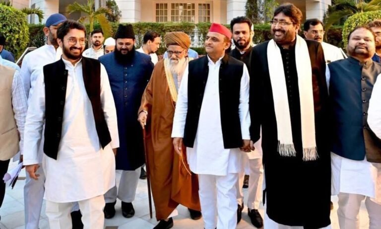 अखिलेश यादव