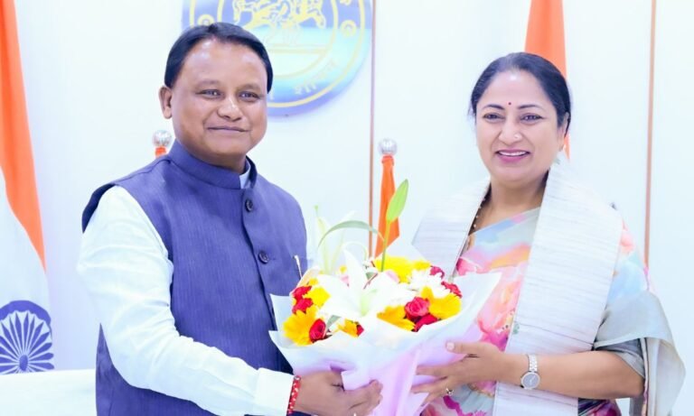 CM रेखा गुप्ता ने ओडिशा CM मोहन माझी से की मुलाकात