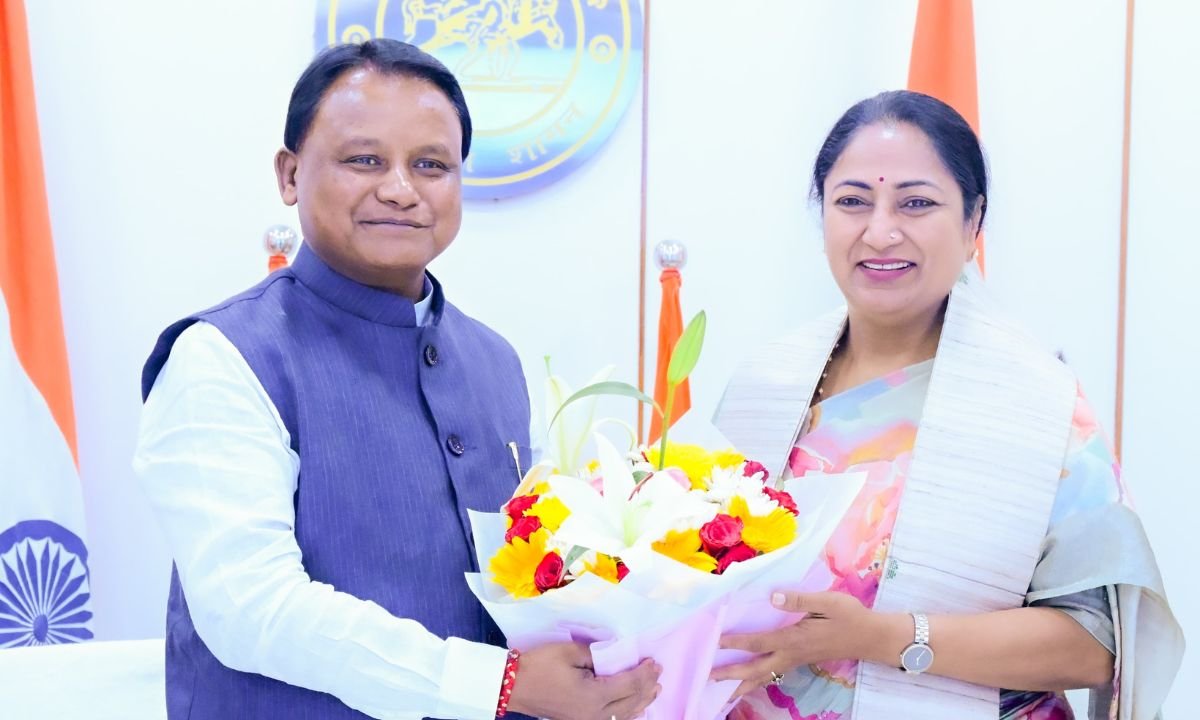 CM रेखा गुप्ता ने ओडिशा CM मोहन माझी से की मुलाकात