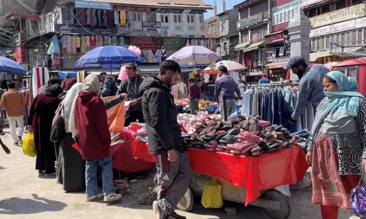 ईद-उल-फितर 2025: रमज़ान के बाद बाजारों में रौनक