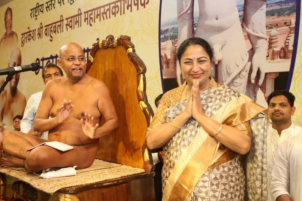 महावीर जयंती समारोह में शामिल हुईं सीएम रेखा गुप्ता, दिल्ली विधानसभा में भव्य कार्यक्रम, भगवान महावीर गाथा का आयोजन