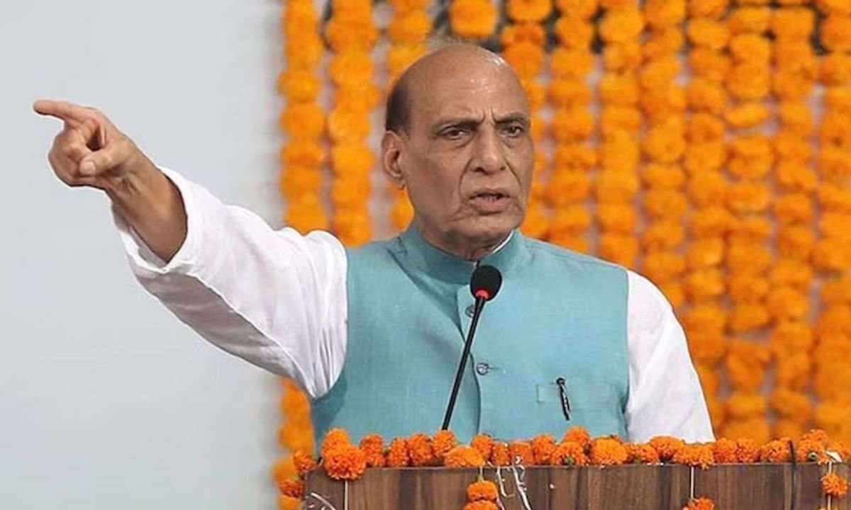 रक्षामंत्री राजनाथ सिंह ने पाकिस्तान के परमाणु हथियारों पर उठाए सवाल