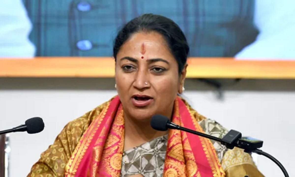 रेखा गुप्ता का बयान: “नशे के खिलाफ सबको मिलकर लड़नी होगी ये जंग”