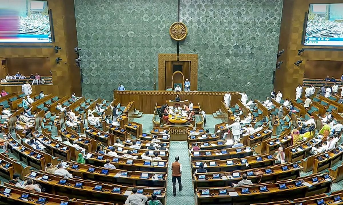 मॉनसून सत्र का अंत: संसद में हंगामे ने रोकी कार्यवाही