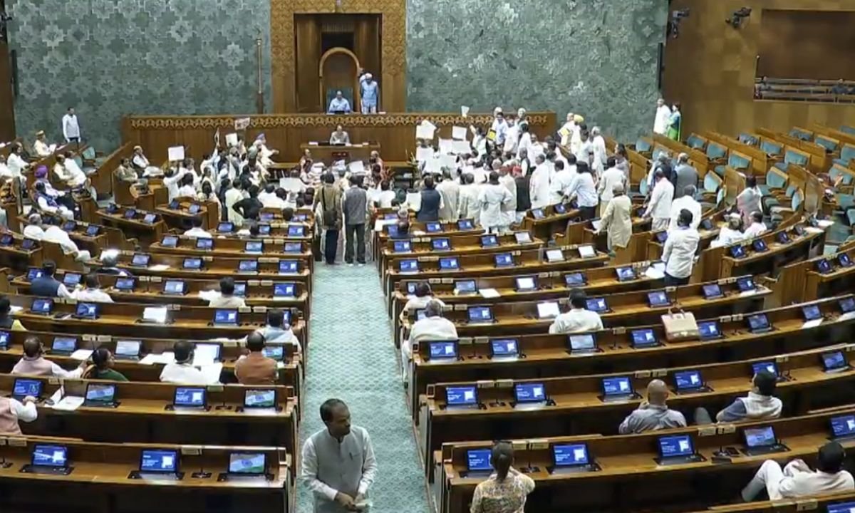 संसद का मानसून सत्र 2025: संविधान संशोधन बिल और भ्रष्टाचार पर विवाद