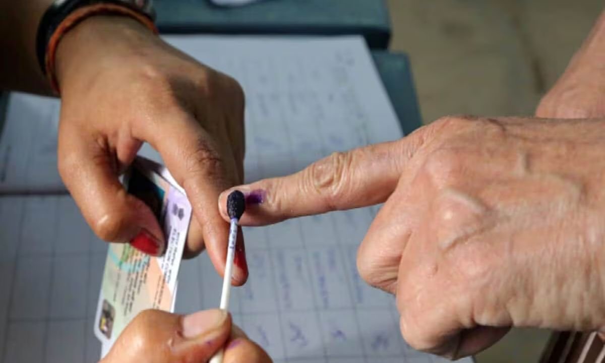 बिहार विधानसभा चुनाव 2025: तारीखों की घोषणा अक्टूबर में, नवंबर में मतदान की संभावना