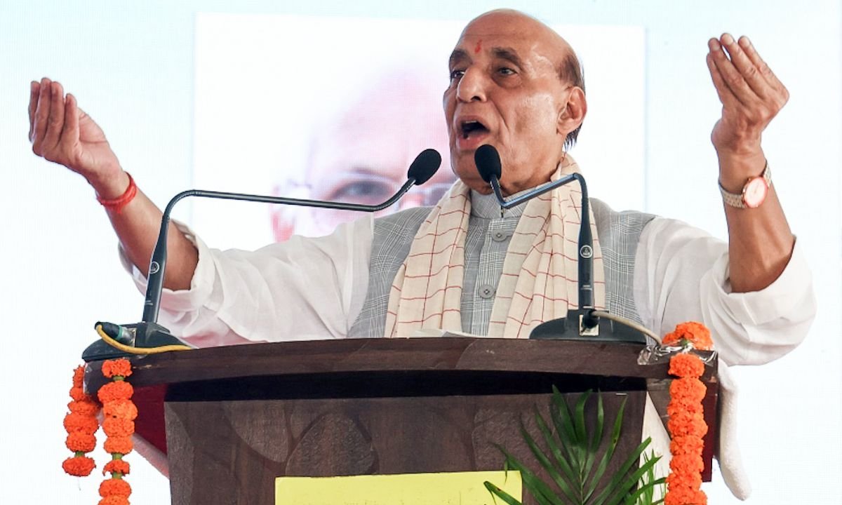 राजनाथ सिंह की ऐतिहासिक मोरक्को यात्रा: रक्षा निवेश और पीओके पर सख्त बयान