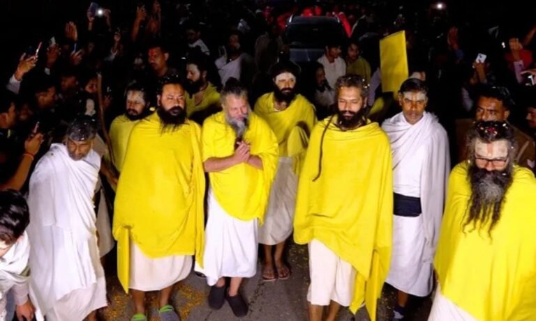 प्रेमानंद जी महाराज की पदयात्रा स्थगित: भक्तों के लिए महत्वपूर्ण सूचना और स्वास्थ्य अपडेट…