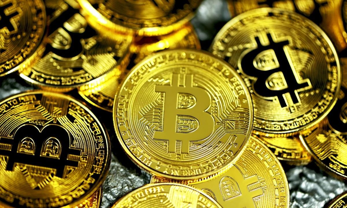 क्रिप्टो मार्केट में $19 बिलियन का ऐतिहासिक नुकसान, बिटकॉइन में भारी गिरावट