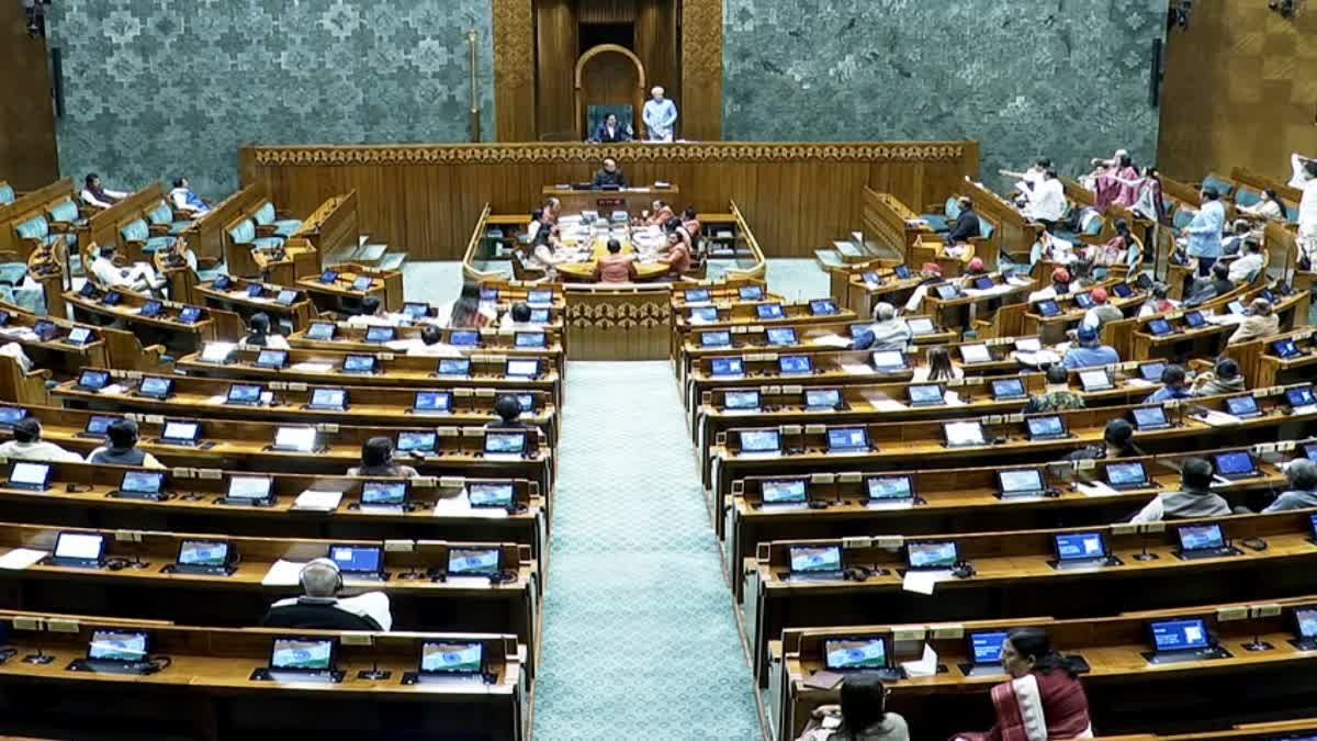 संसद की कार्यवाही रुकी आरोप, माफी और नारों की राजनीति बन गई मुद्दों से बड़ी चुनौती