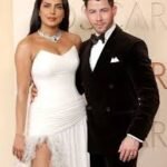 Oscars 2026 के रेड कारपेट पर छाईं Priyanka Chopra, पति निक जोनस के हाथ में बंधे ‘कलावा’ ने खींचा ध्यान