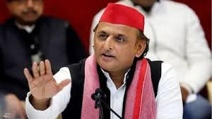 गोरखपुर में 500 प्राइमरी स्कूल बंद होने के आरोप से गरमाई सियासत, शिक्षा व्यवस्था पर उठे सवाल